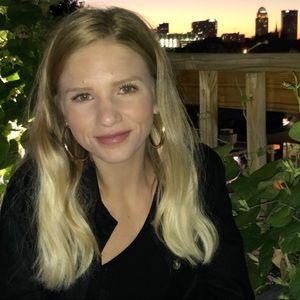 Meet your Posher, Olivia